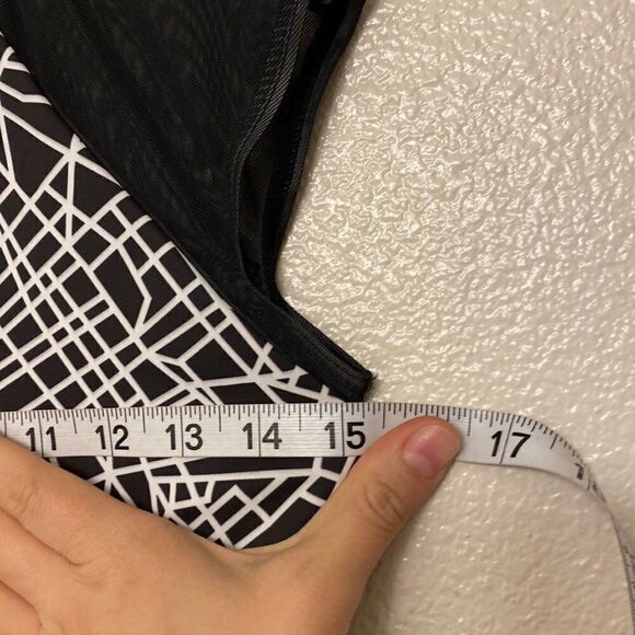 WEISSMAN Dance Costume biketard acro Radioactive
11828 Black white child- XLC - Picture 5 of 11